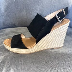 DV platform wedge heels size 10